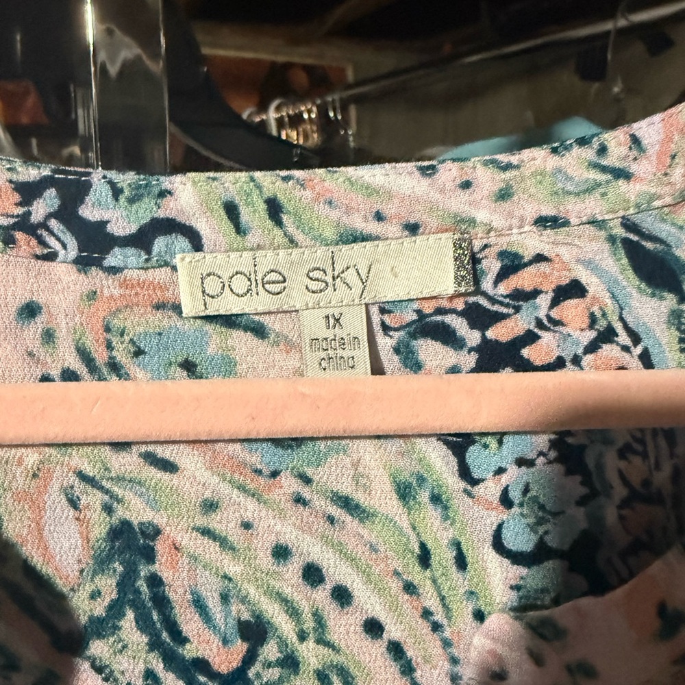 Coley Sky Paisley V-Neck Roll-Tab Blouse in Light Pink - Picture 4 of 6